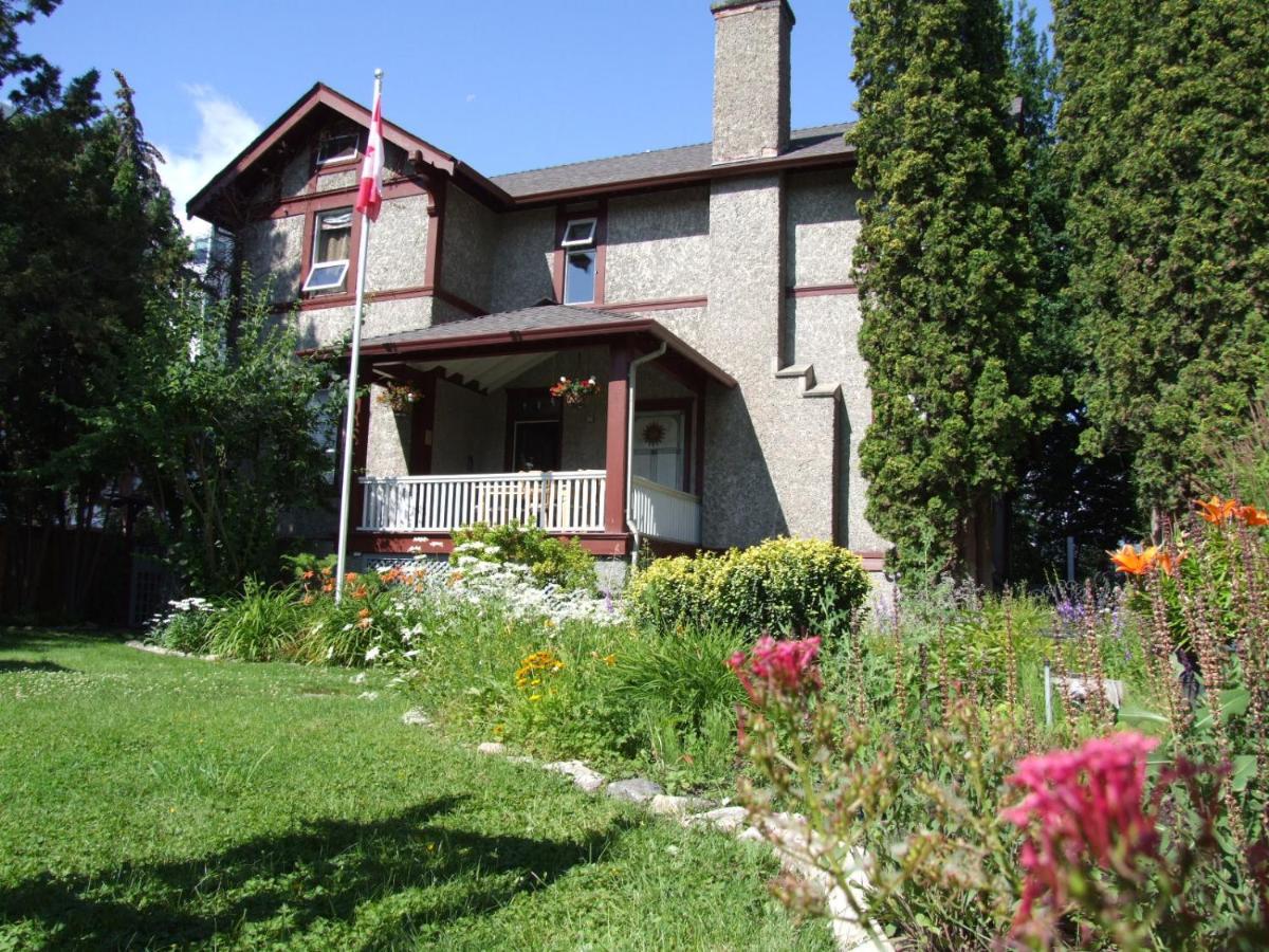 Stirling House Bed & Breakfast Kelowna Bagian luar foto