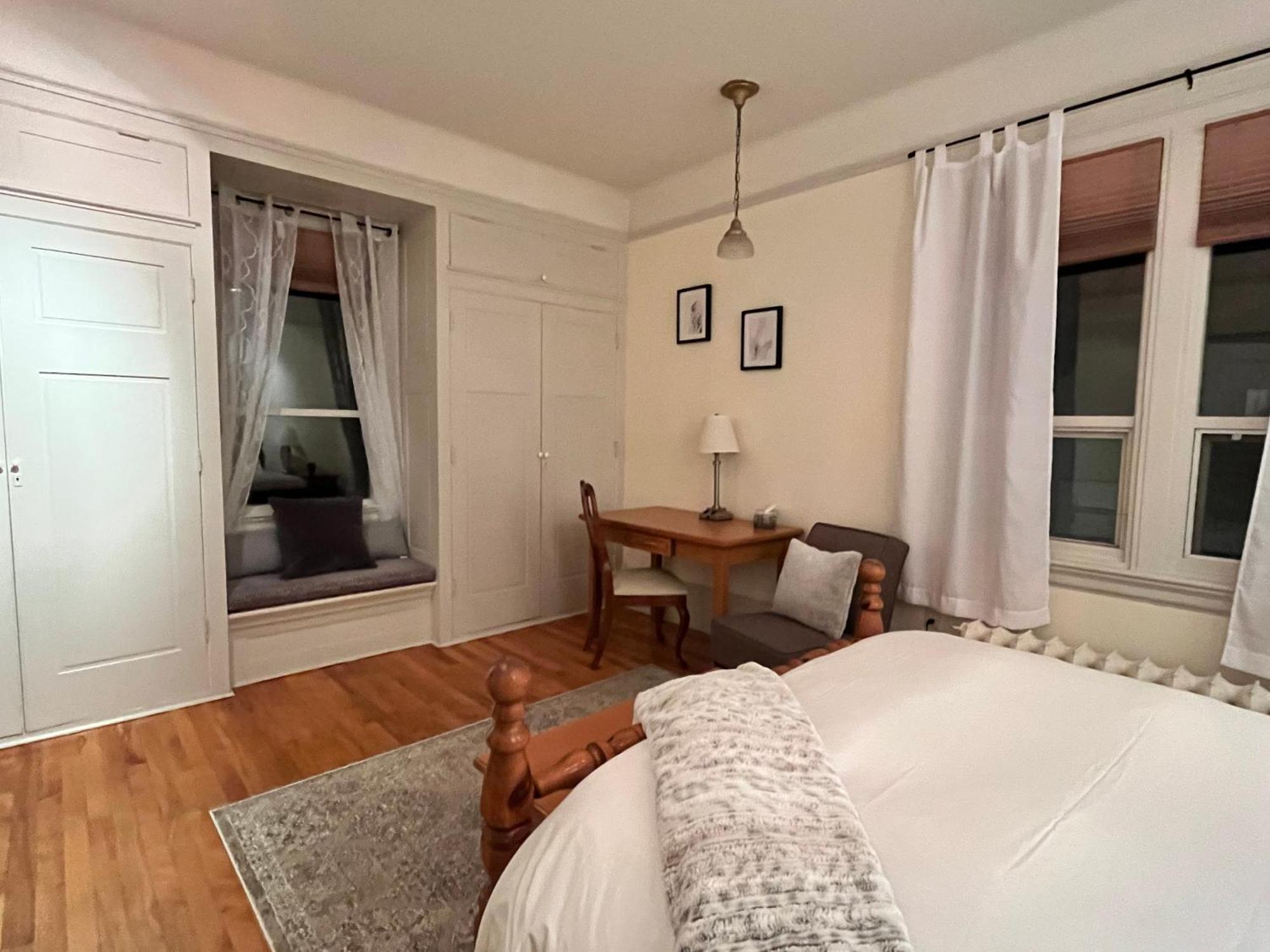 Stirling House Bed & Breakfast Kelowna Bagian luar foto